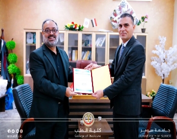 عمادة كلية الطب تكرم اختصاصي طب الاطفال الدكتور محمود قاسم حامي لجهوده المتميزة